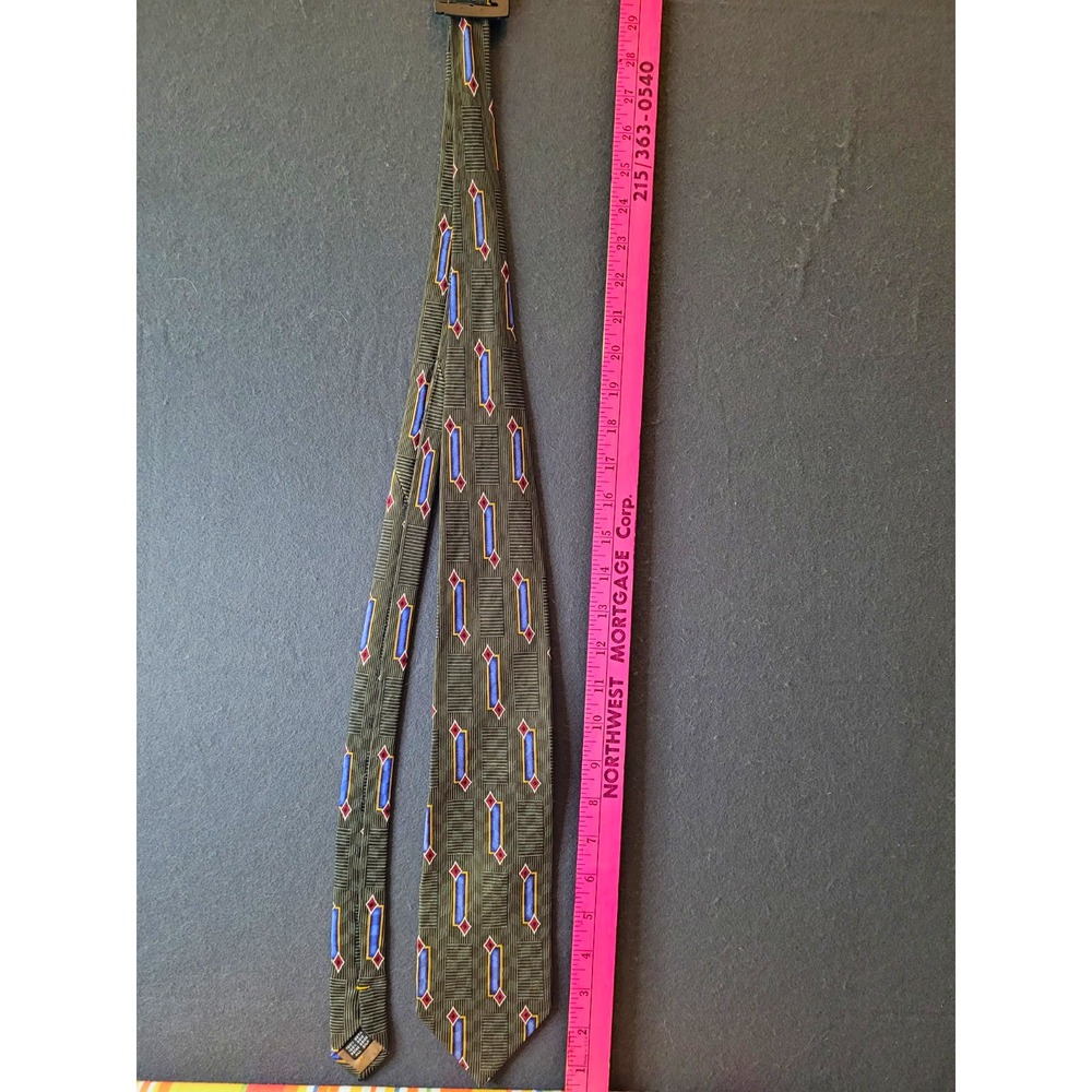 Zac Men's Woven 100% Silk Pointed Tie Green Geometric Abstract